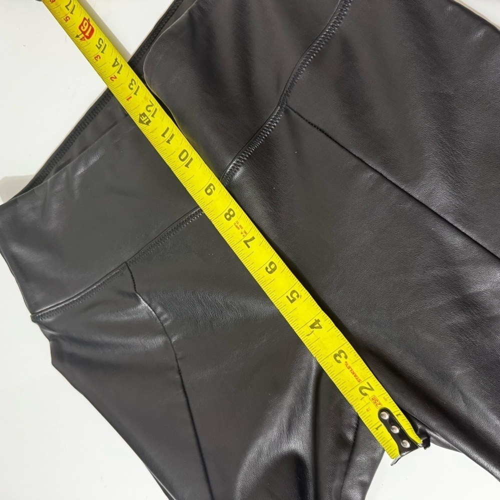 Saks Fifth Avenue minimalist, grunge, whimsical Goth Sleek Black Leggings - Picture 6 of 7